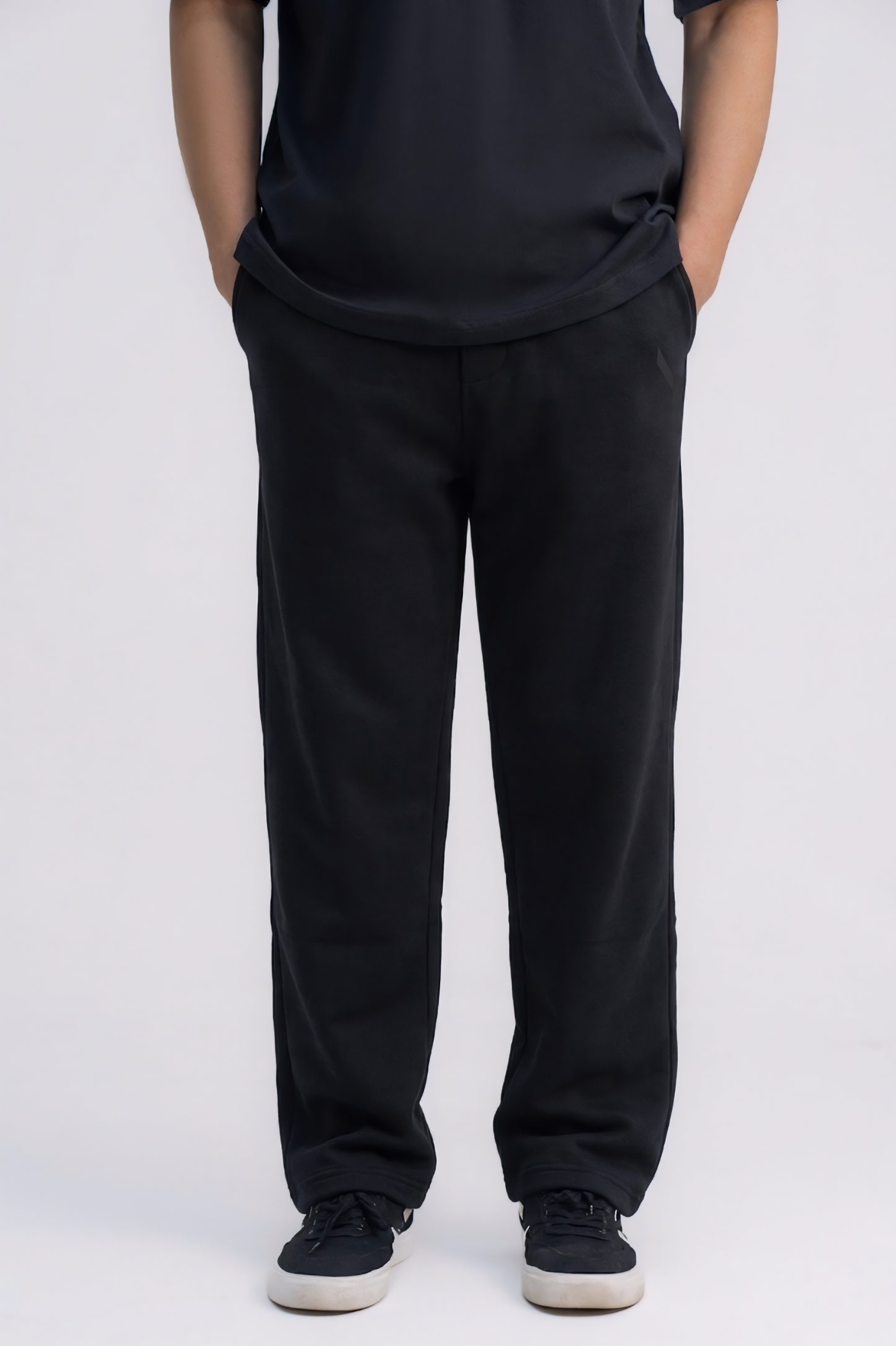 Onvor Loose Fit Trouser