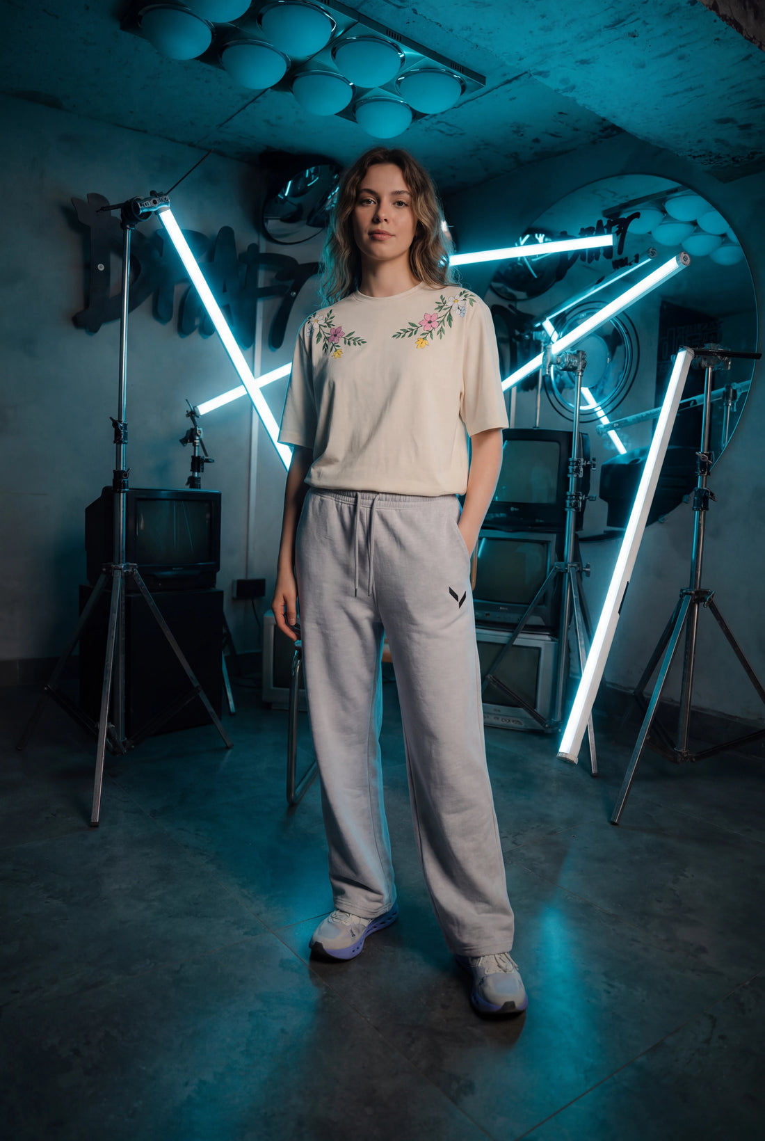 Signature Straight Fit - Grey - Women